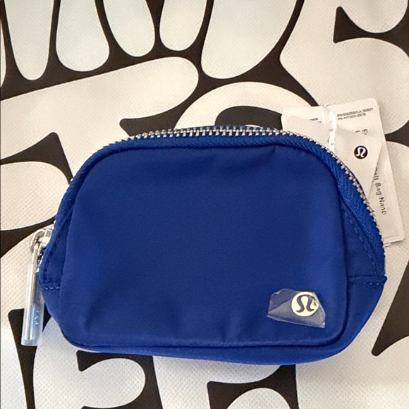 lululemon athletica Handbags - Everywhere belt bag Nano Riverside color